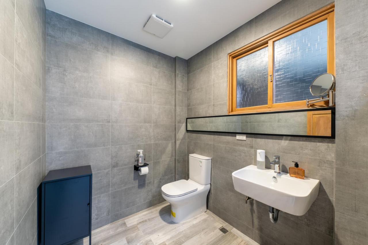 De Provintia Straat B&B 타이난 외부 사진